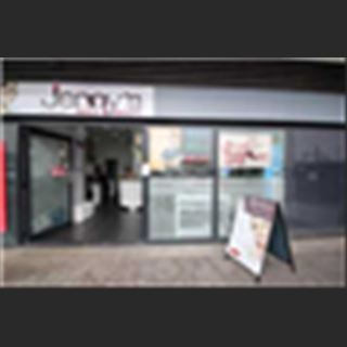 HOT HOT HOT ! JENNY NAILS BEAUTY vùng WOLLI CREEK . cần sang gấp