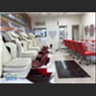 Shop Nail mới build để bán ở Sydney Rd, Coburg.