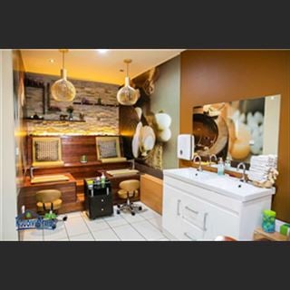 Sang shop sang trọng 8 bàn, 8 ghế, 3 phòng wax nail vùng South Yarra