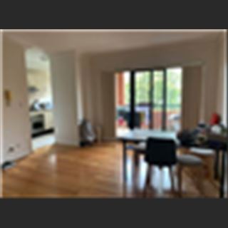 Nhà cách Burwood station 400m, 2 bedroom, 2 bath room cho thuê