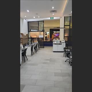 Cần sang lại shop nail ở Melbourne nằm trong shopping centre