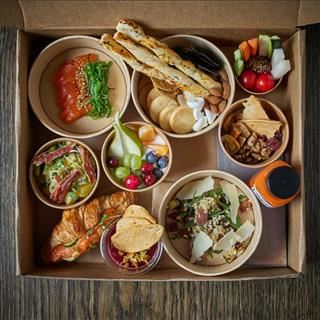 Shop takeway đồ Việt gần Brisbane city income ổn định cần sang
