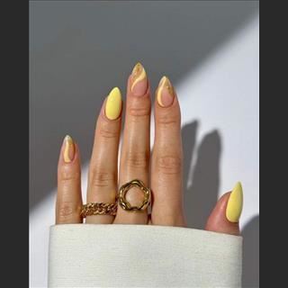 Shop nails local nhỏ cách St Albans 1h15p lái xe cần sang gấp
