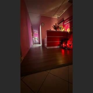 Vì chủ quá bận nên cần sang shop massage trung tâm Chester Hill